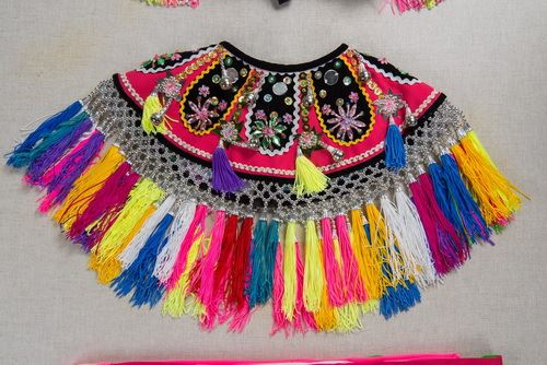 羽毛、毛線、亮片、棉布、人造纖維