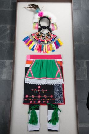 羽毛、毛線、亮片、棉布、人造纖維