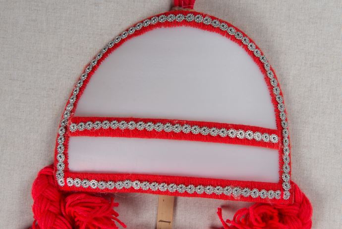 毛線、羽毛、棉、麻、鈴鐺、塑膠串珠