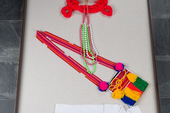 毛線、羽毛、棉、麻、鈴鐺、塑膠串珠