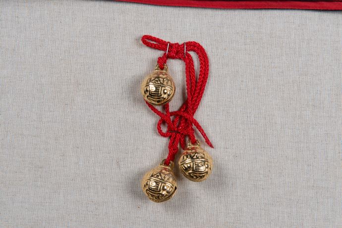 毛線、羽毛、棉、麻、鈴鐺、塑膠串珠