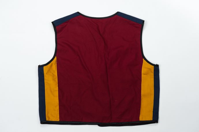 棉、麻、羽毛、毛線、塑膠串珠、鈴鐺、亮片