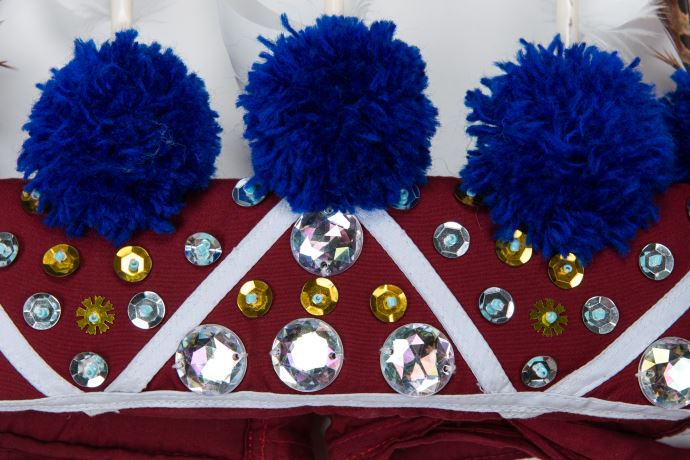 棉、麻、羽毛、毛線、塑膠串珠、鈴鐺、亮片