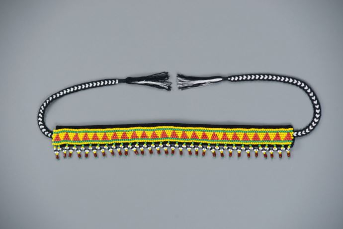 麻、棉、玻璃珠、瑪瑙珠、銅