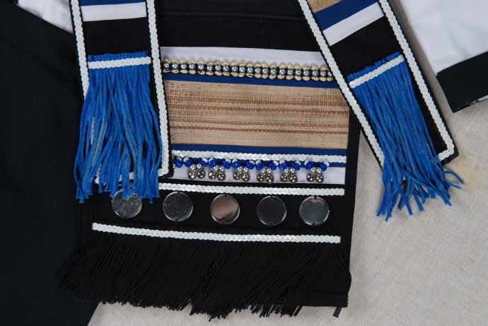 棉、麻、塑膠串珠、鈴鐺、毛線、香蕉絲